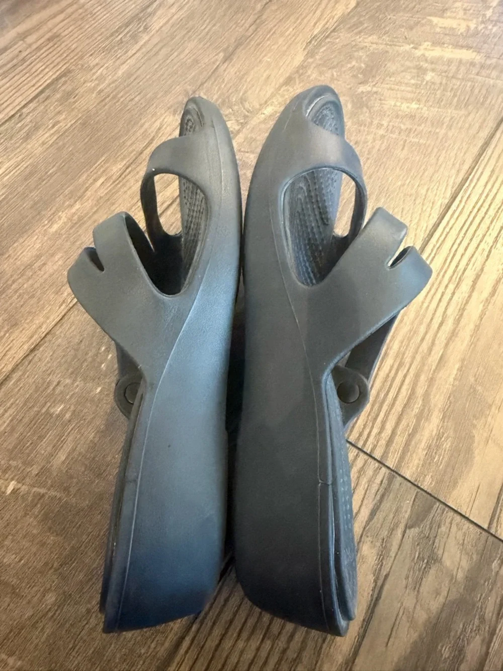 Crocs Patricia Wedge Sandals Womens Size 7 Black Strappy Slip On Comfort Shoes